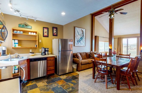 Silvercreek Condo | Well-equipped condo plus loft with WiFi, deck & pool