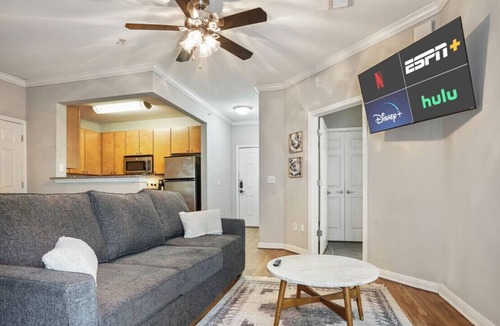 West Campus Apartment | West Campus Accommodations + Pool + King Bedrooms