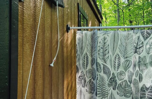 Long Bottom Cabin | Whippoorwill off grid hike in tiny cabin retreat in tranquil Long Bottom getaway