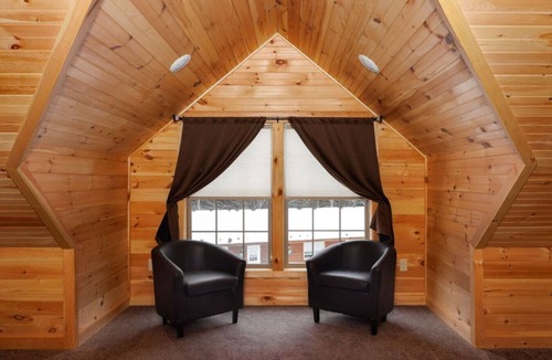 Bethlehem Cabin | White Mountains Townhome Retreat for Groups
