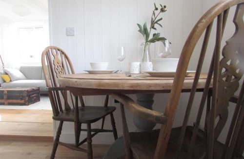 Praa Sands Apartment | White Willows