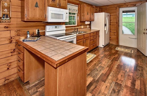 Rockbridge Cabin | Wildflower Cabin in Hocking Hills | Private, Cozy, Hot Tub Getaway