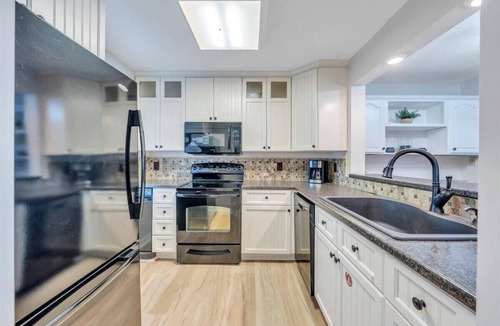 North Shore House | Windlass on Waters edge