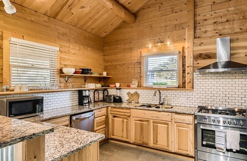Round Mountain House | Wine Country Compound - Former Winery - Sleeps 21 - Pet Friendly