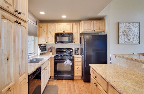Rendezvous House | Winter Park Chalet w/Hot Tub + Free Shuttle!