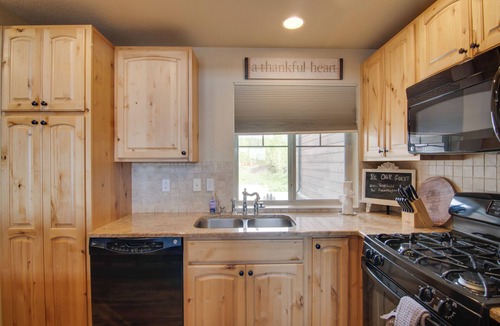 Rendezvous House | Winter Park Chalet w/Hot Tub + Free Shuttle!
