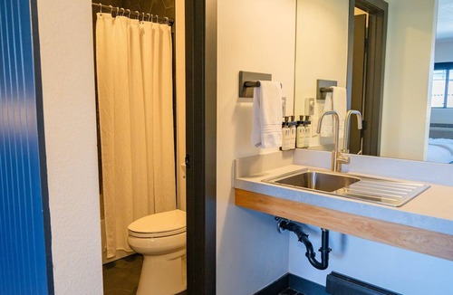 Winter Park Hotel | Winter Park Getaway: Cozy Family-Friendly Room Available, Hotel with Hot Tub