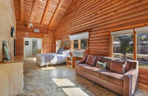 Wimberley Hotel | WLCRS - Unit 4 -Walk to Market Days - Resort Pool!