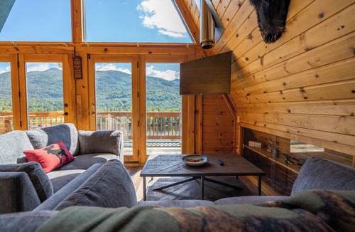 Lazy Mountain Ski Chalet | Wonderful 3-bedroom mountain chalet in Palmer