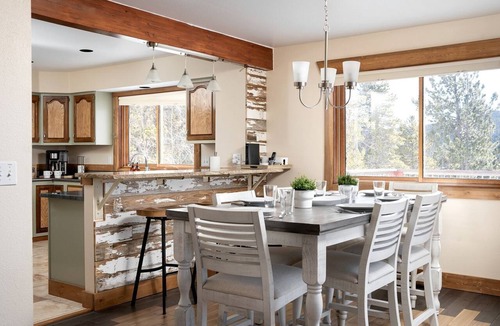 Rollinsville Cabin | Wonderful Cabin Nestled Amidst Trees in the Mountains of Nederland, Colorado