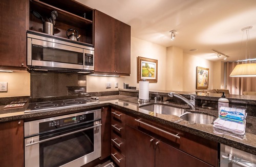 Avon Condo | Wonderfully Appointed 3BR Condo - Seasons at Avon - Walk to Riverfront Gondola!
