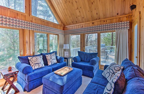 Grantham House | Wooded Waterfront Grantham Home < 10 Mi to Ski!