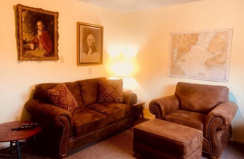 Homer Apartment | Woodside Suite #4- Modest suite in downtown Homer, walking distance to all attractions