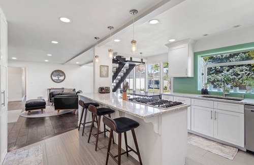 Yakima House | Yakima Valley Views with Pool and Sauna