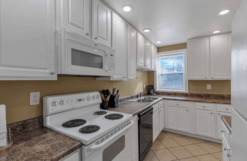 Old North Columbus House | Your Central Columbus Retreat Awaits 5 BR 2 Bath