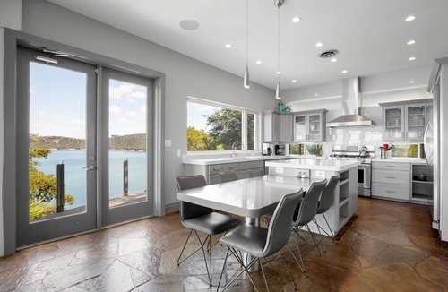 Hughes Park Lake House | Your own private waterfront resort!