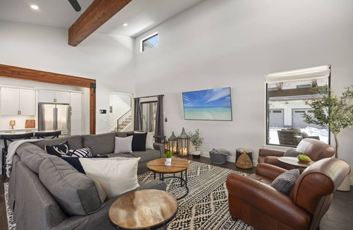 Ronald House | Your People Deserve This! 7BR/7BA, Pool Access, Sleeps 28 · 1PM Check-In/Out