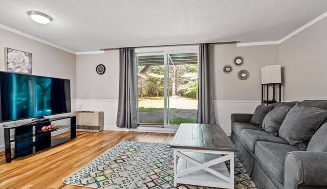 1-BR Condo Near Welch-Dickey and Waterville Valley