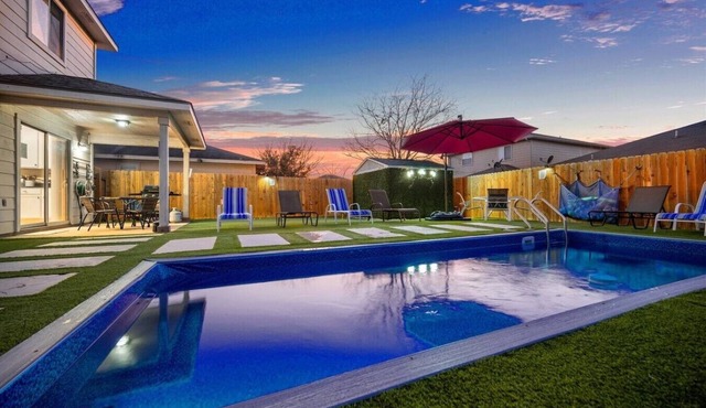 13 Beds | Pool | Mini Golf | Grill | Large Groups