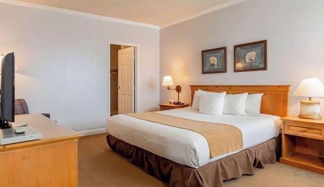 1BR Suite w/Kitchen & Hot Tub Near Gondola & Ski Lifts