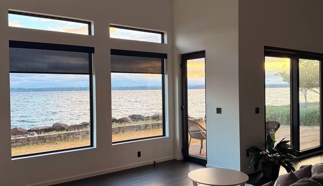 2 master suite house in tranquil Fox Island with direct beach access