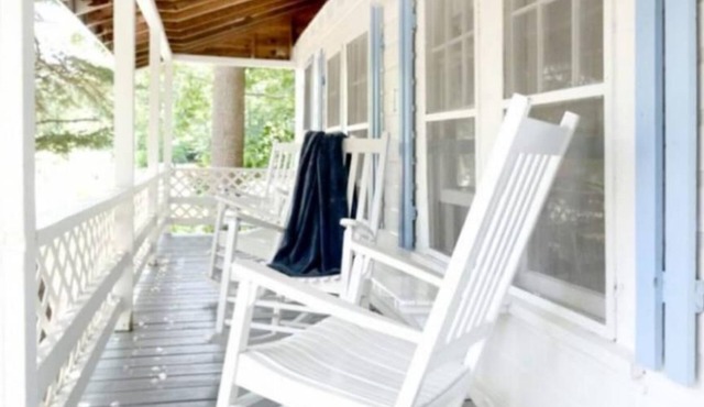 2 River Road Inn and Cottages
