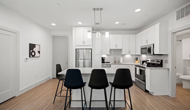 2 Units | Relax in Comfort | Fully Equipped Unit Near Rainey St. & Nightlife