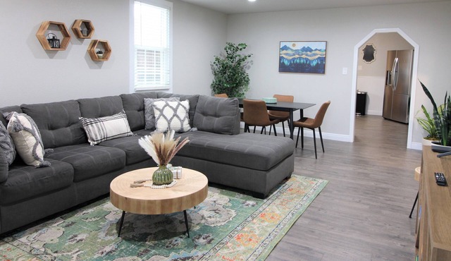 20 min to RedRocks, 15 min to downtown, 420ok, Free RV parking, Private, dogs ok