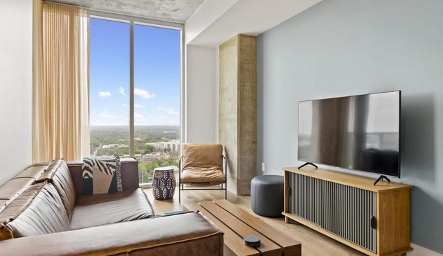 20th FL 1BR - Heated Pool - Gym - Bar - Balcony