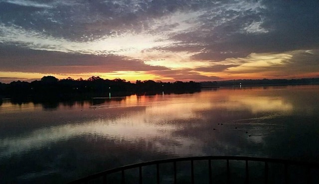 2BR/2 Bath Waterfront Condo on Lake Conroe