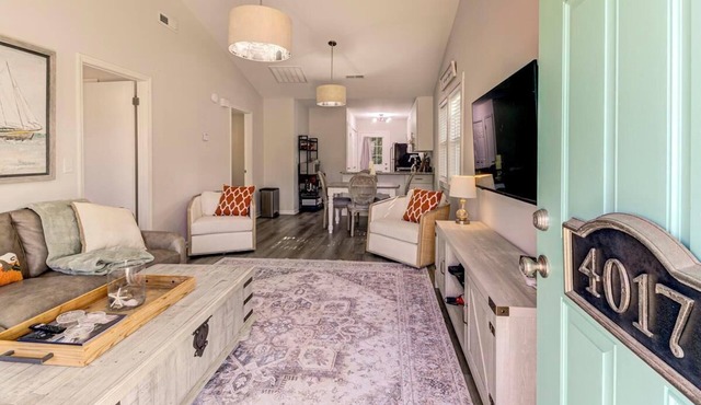 2BR/2BA Cottage centrally located in Midtown