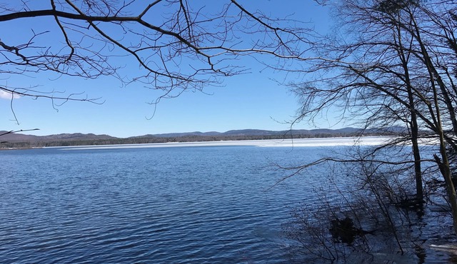 3-bed cottage on Ossipee Lake with dock space. August 23 through LaborDay 2025.