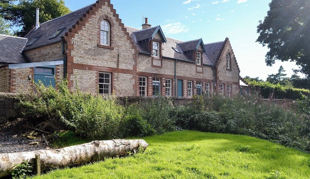 3 bedroom accommodation in Alloway, near Ayr in Kirkmichael