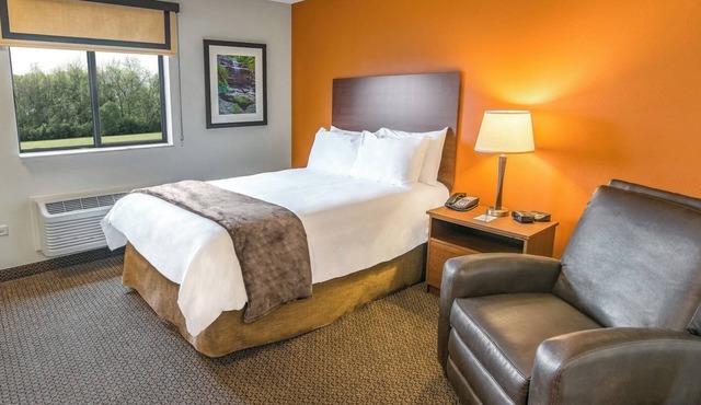 3 Stays, 3 Queen Beds, 3 Recliners – Relax, Explore, Repeat!