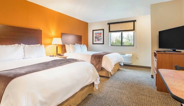 3 Stays of Queen Comfort – Perfect for Friends, Family, or Couples