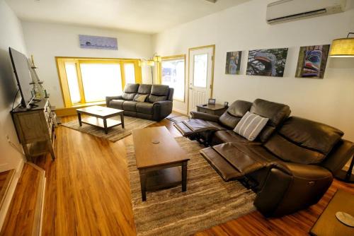 3BR with king beds near Auke Bay & Glacier