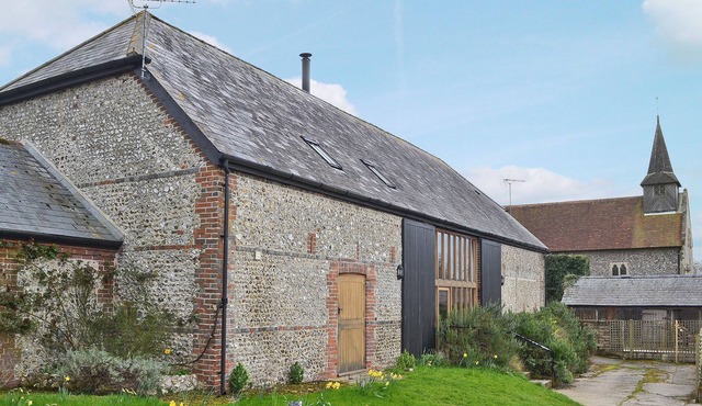 4 bedroom accommodation in Compton, near Chichester in Compton