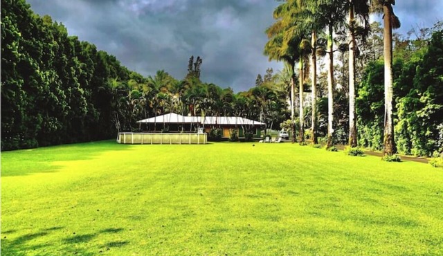 4-bedroom house in tranquil Keaau ~ HPP with pool ~ Authentic Hawaiian Oasis