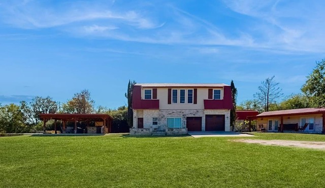 4-Bedroom Spacious Home with Guest House & Pool, Located on 9 Acres of Land
