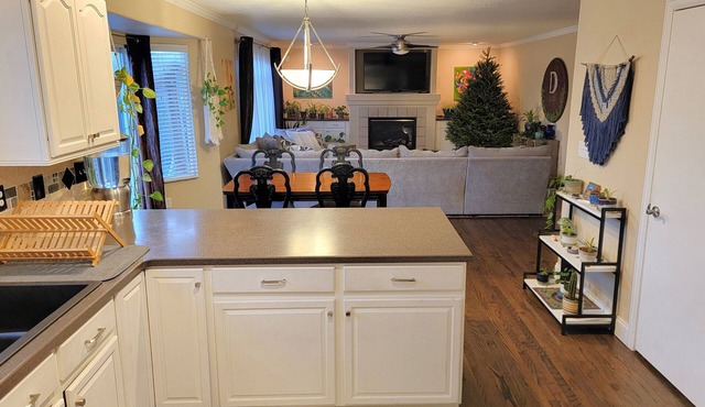4-bedroom sunny spacious house in peaceful Thornton with WiFi, Heat, AC