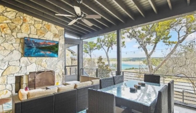 4 BR Lakehouse with views, dog friendly, resort community