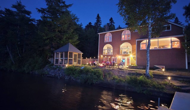 5-Bedroom Lakefront Retreat, Sandy Beach & Direct Mt. Katahdin Views, South Twin