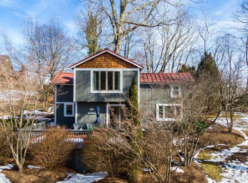 A Parkway Cabin
