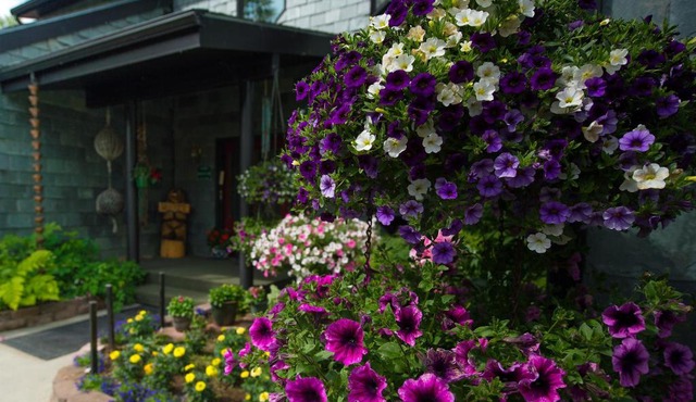 Alaska House of Jade Bed and Breakfast