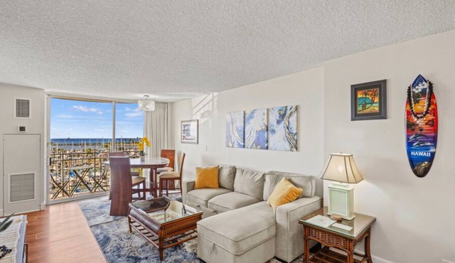 Aloha Condos, Ilikai Marina, Condo 786, Oceanfront, AC