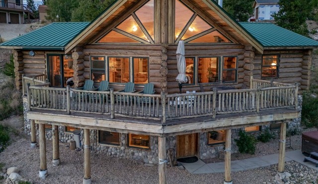 Alpine Park Lodge by ColoradoRandR a 2bd+bunkroom Cabin