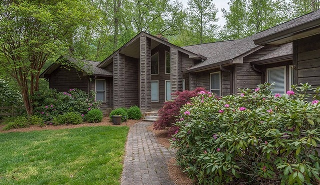 Amazing Grace on Mackey Creek | 5 Acres | Screened Porch | Fire Pit