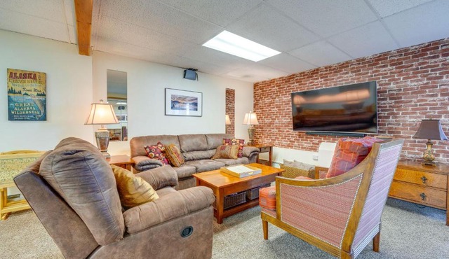 Anchorage Apt: Home Base for Alaska Adventure!