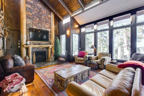 Angel Fire Cabin w/Game Room ~ 4 Mi to Ski Resort