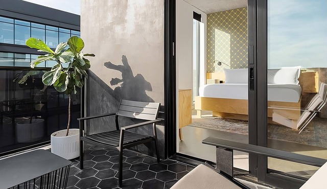 Balcony Room at Arrive Austin, City Views, Pets Are Welcome!